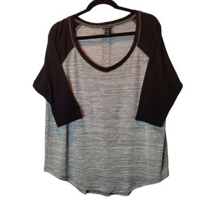 3/$15🖤 Torrid Heather Gray with Black Sleeves Baseball Tee Size 0